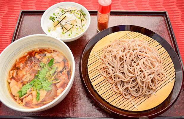 豚肉ときのこのつけそば膳　　しらすご飯